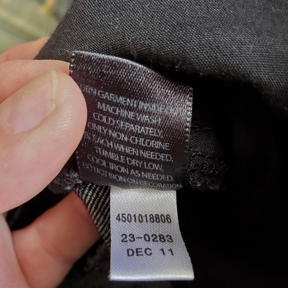 WHBM/ Black Pedal Pushers - Picture 9 of 10